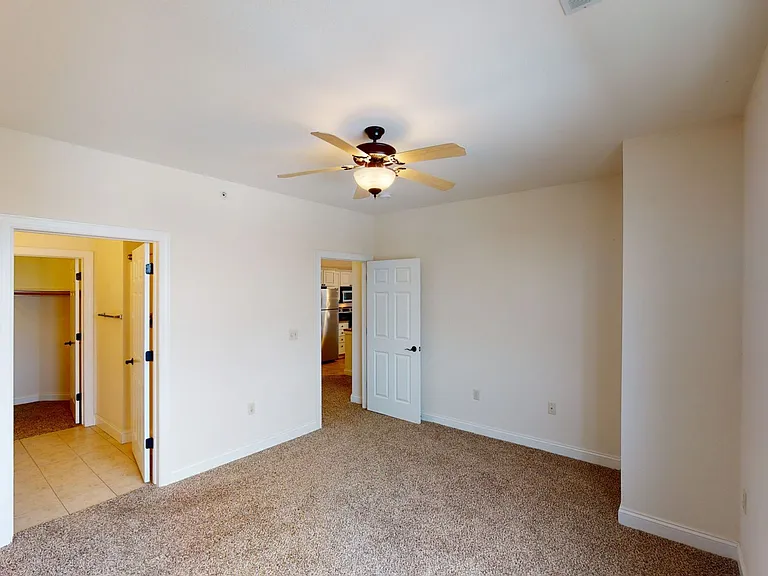 Delafield Lakes Apartments — Photo 71
