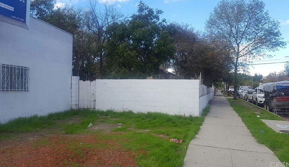 1st image of 13051 Van Nuys Blvd