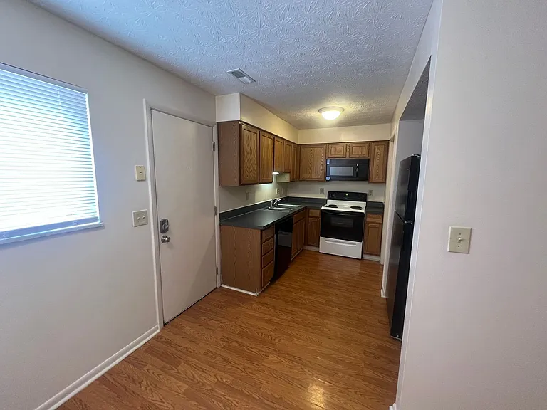393 E. 18th Ave. SK — Photo 12