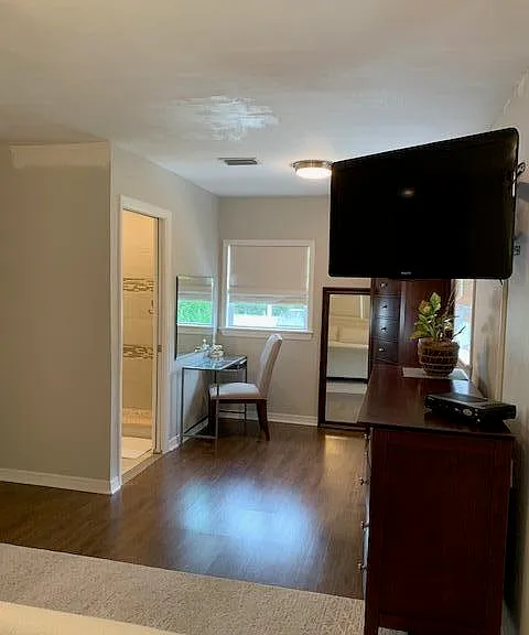 839 Upland Rd — Photo 14