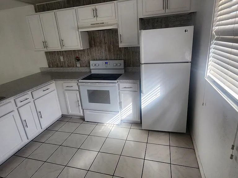 1205 Pleasant Oaks Ct #1205 — Photo 7
