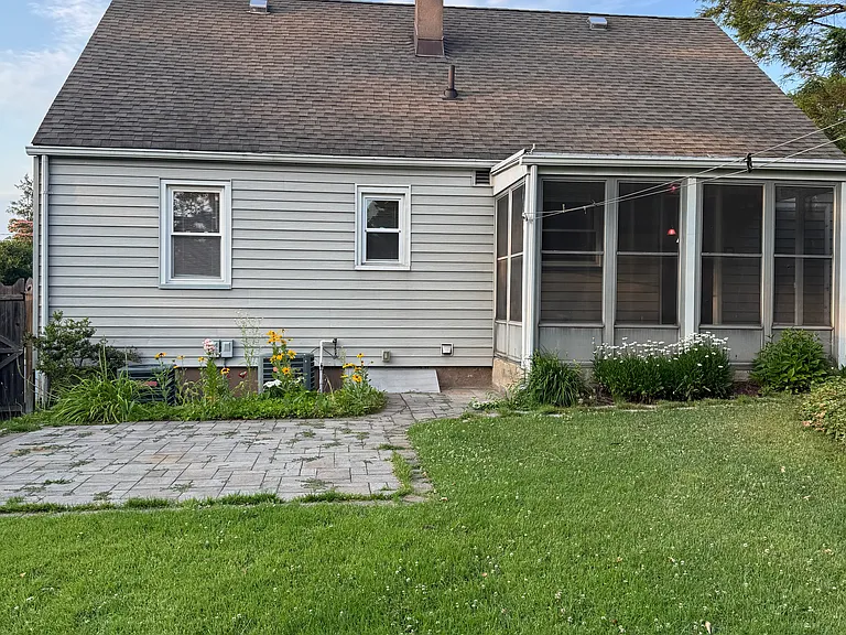 243 Donaldson Ave — Photo 16