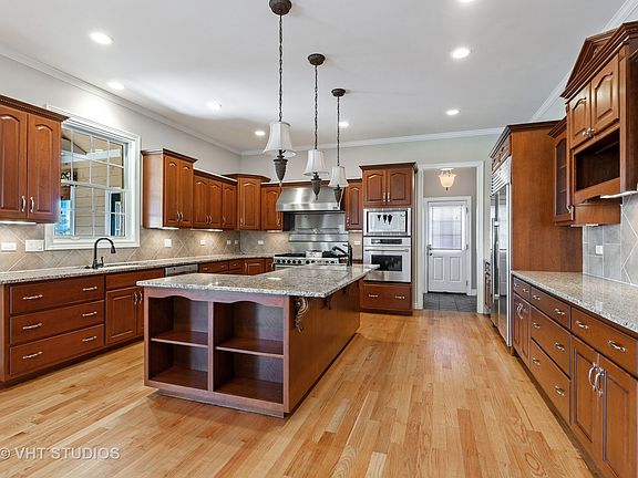 3rd image of 22548 Aster Dr