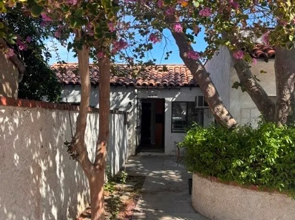 21815 Parker Pl, Canoga Park, CA 91304