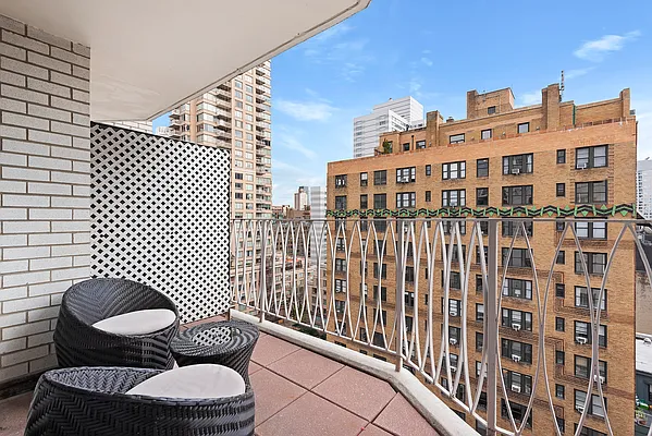 Sold by Corcoran | media 8