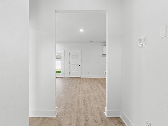 4th image of 4856 W Aurora St