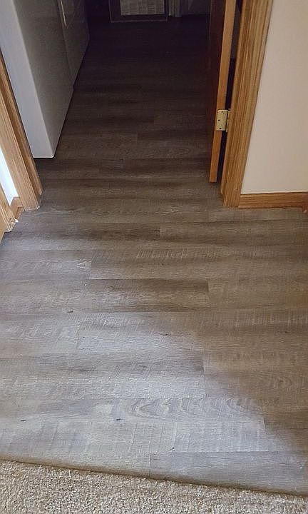 New vinyl in M bath& Laundry