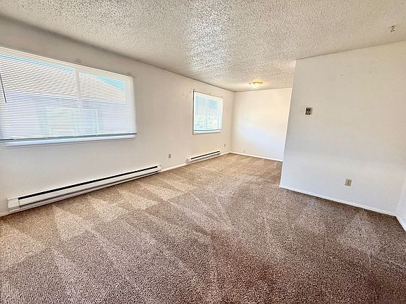 2nd image of 1039 S Chestnut St APT 3