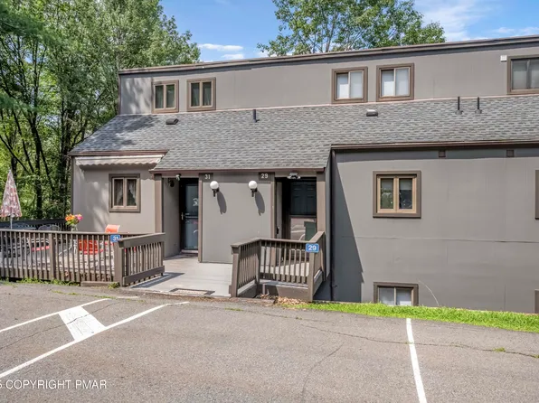 29 Middle Village Way, Tannersville, PA 18372