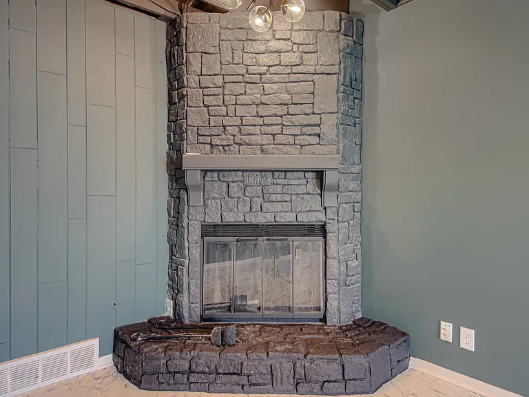 8596 Perry Ln — Photo 14