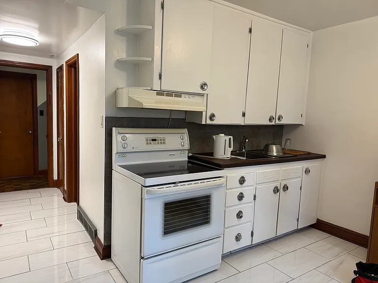 69 Whittaker St #2 — Photo 24