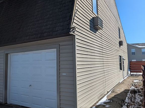 2nd image of 857 Kerns Dr NE #Dc0e54555
