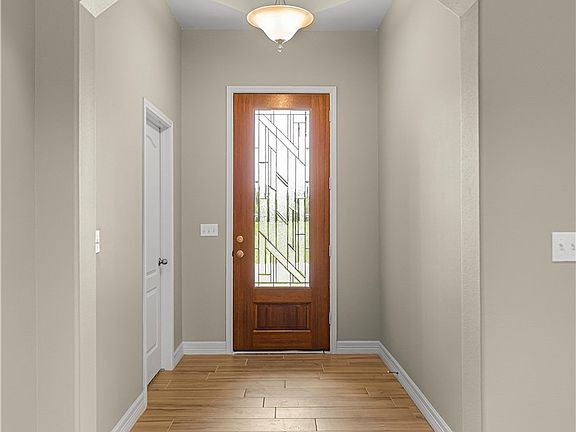 2nd image of 109 Giacomo Dr