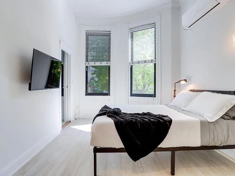 1765 R St NW #101 — Photo 9