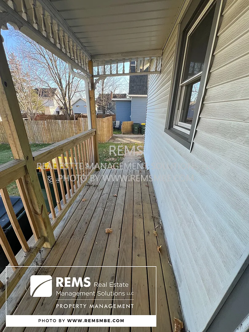 420 N Pine St — Photo 1
