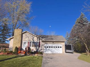 2911 E Stewart Rd, Midland, MI 48640