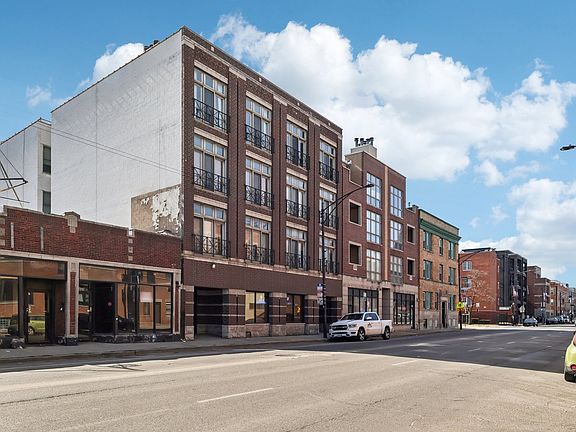 3rd image of 1473 W Irving Park Rd APT 4E