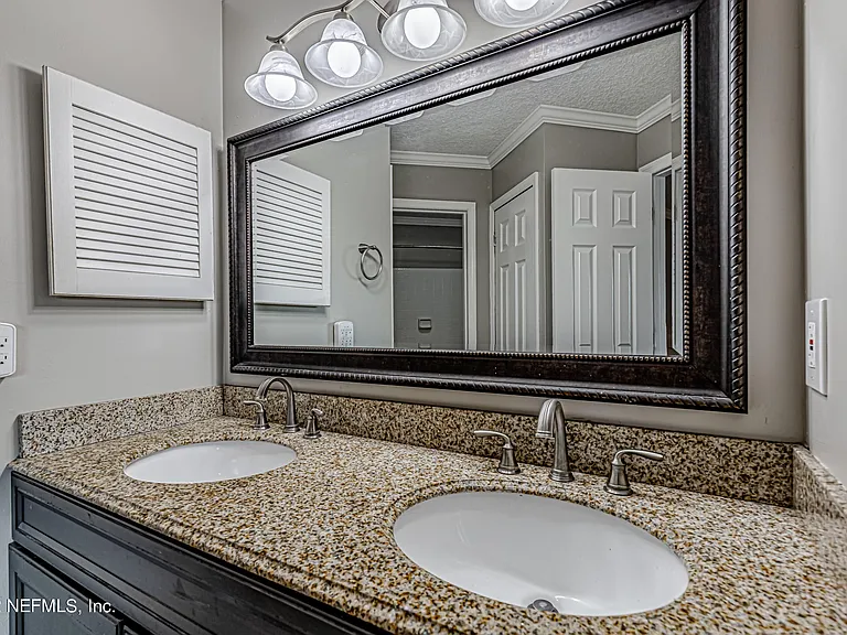 1909 University Blvd S #503 — Photo 22