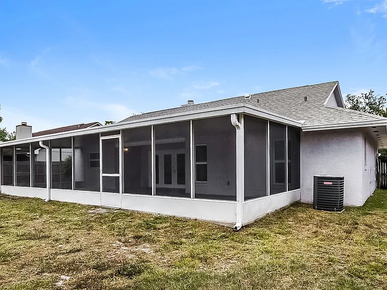 1029 Beckstrom Dr — Photo 16