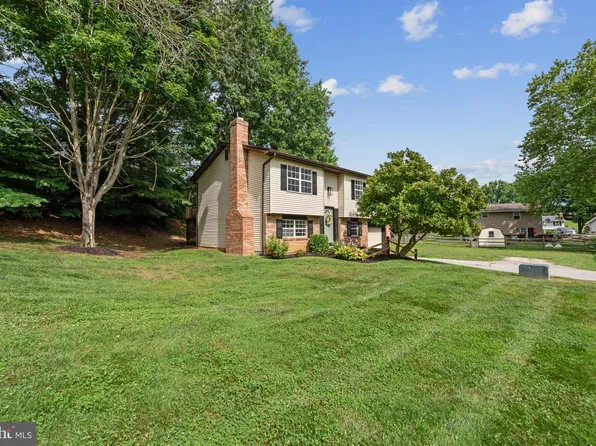 6509 W Hemlock Dr, Sykesville, MD 21784