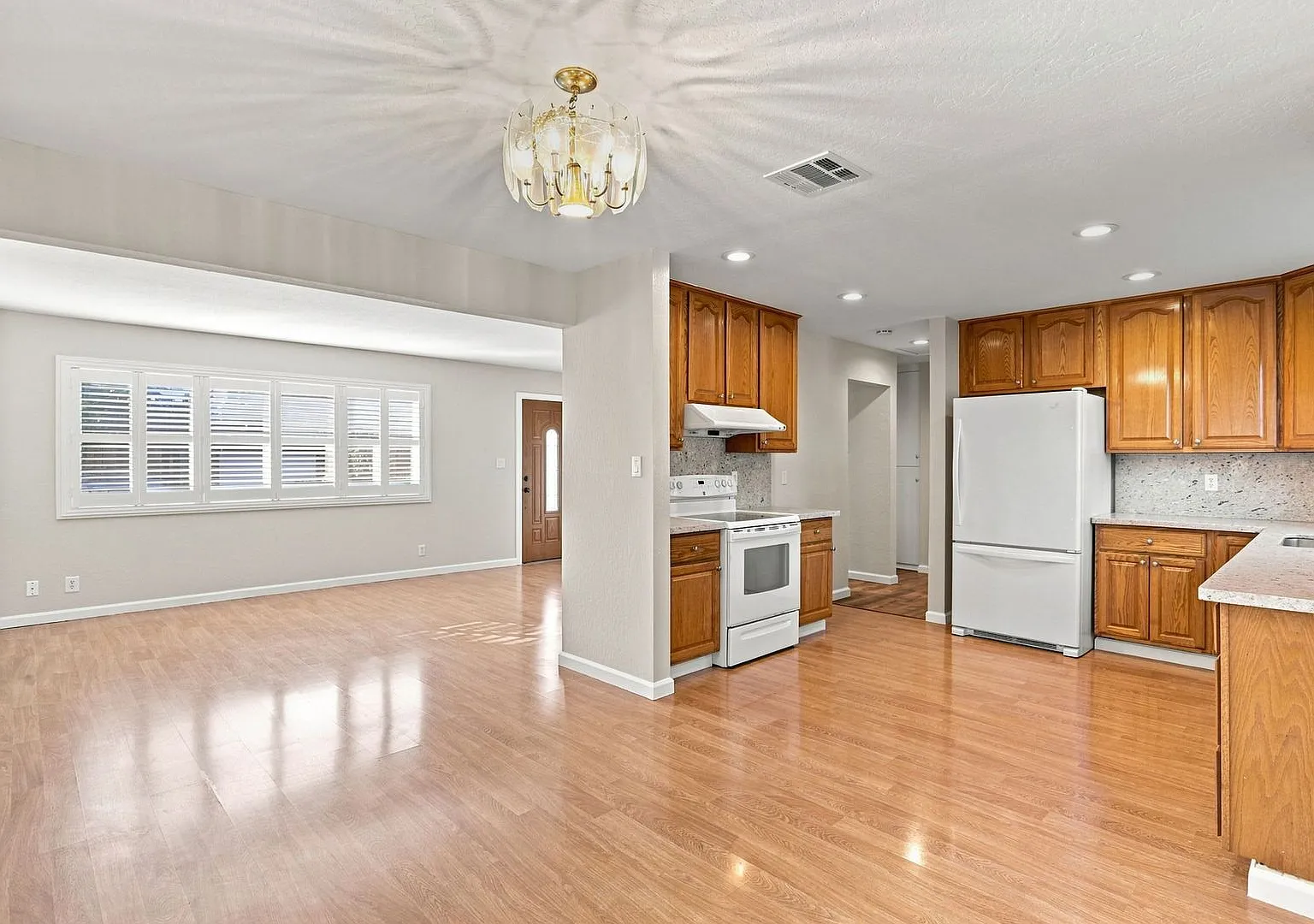 Beautify Home located in the lovely Town of Los Gatos — Photo 2