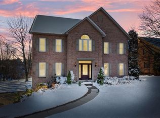 119 Oakview Dr, Cranberry Township, PA 16066