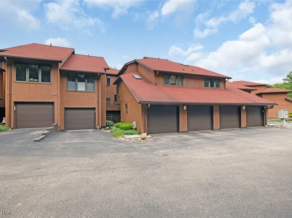 25078 Mill River Rd, Olmsted Falls, OH 44138