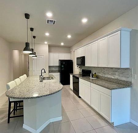 5th image of 2825 Troubadour St #2825