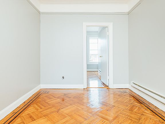 3rd image of 1625 Park Pl APT 21