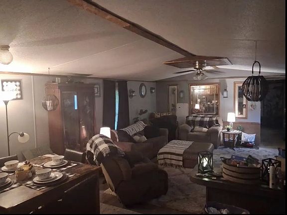 3rd image of 654 Lovers Ln
