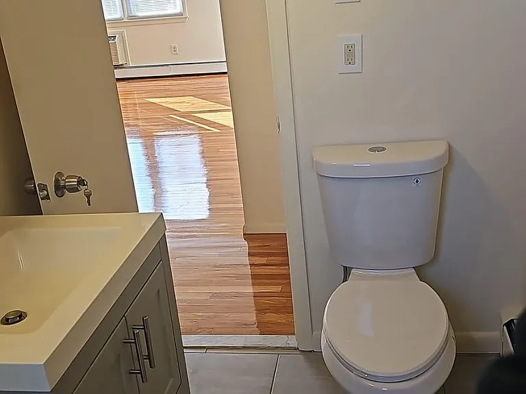 200 Main St #14 — Photo 19