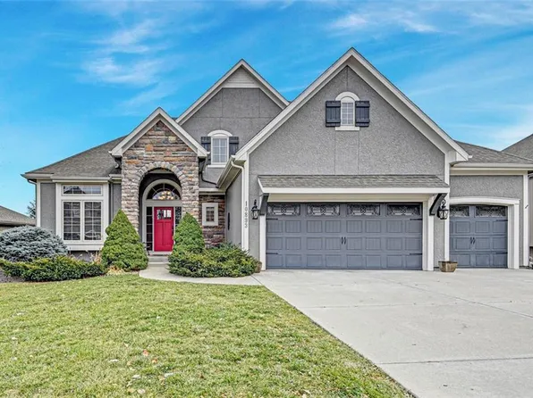 10893 S Carbondale St, Olathe, KS 66061