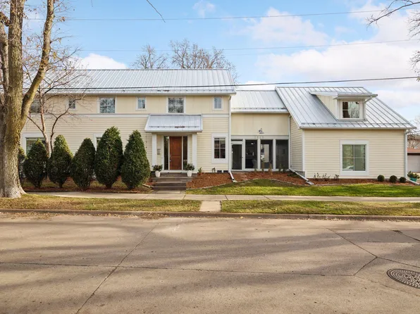 2825 Chowen Ave S, Minneapolis, MN 55416