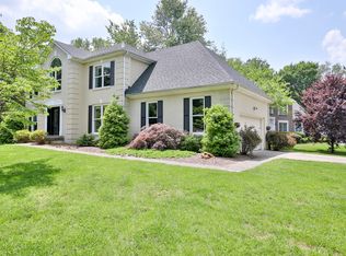 3316 Pineneedle Ln, Spring Valley, KY 40241