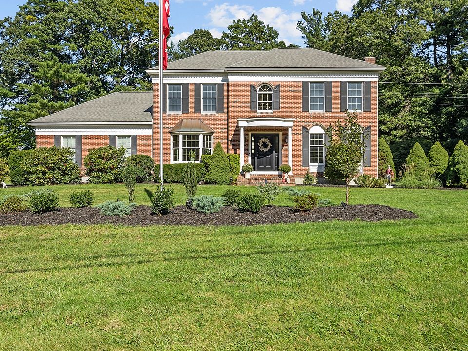 1st image of 101 Diniz Dr