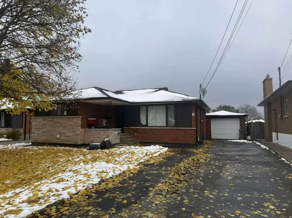 36 Sanatorium Rd #2, Hamilton, ON L9C 1Y2