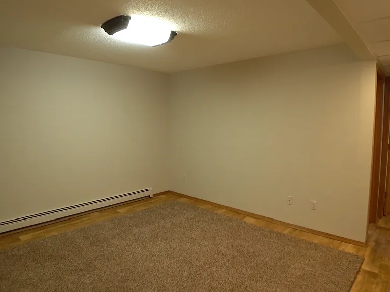 617 N Cedar St — Photo 7