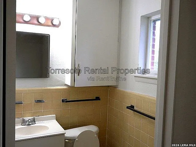 3 bed, 2.0 bath, 1174 sqft, $1,500 — Photo 4