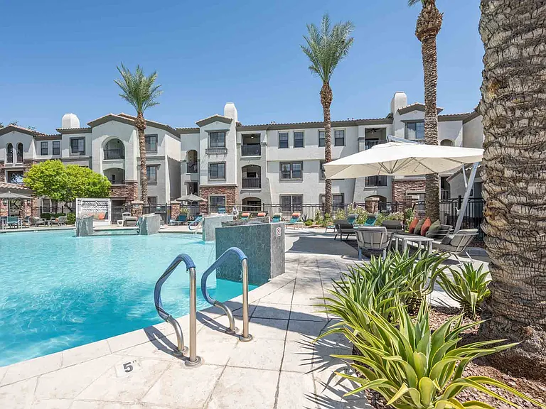 Zone Luxe, Glendale, AZ, Resort-Style Pool