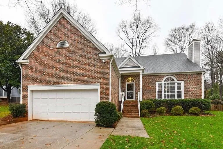 4618 Country Woods Ln — Photo 1
