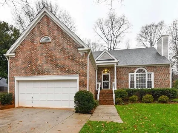 4618 Country Woods Ln, Greensboro, NC 27410