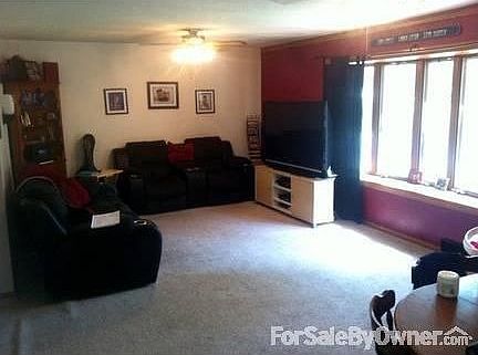 Upstairs living room with Bay window