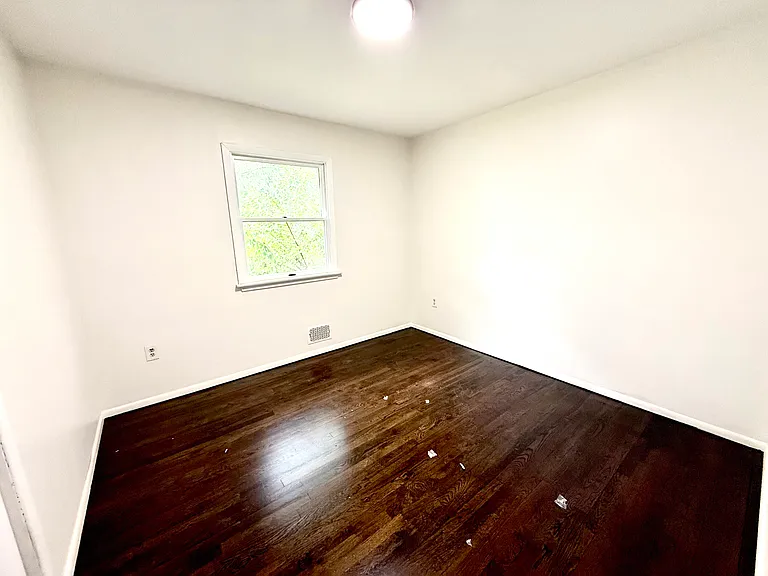 1000 Bismarck St — Photo 11