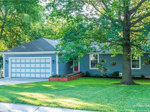 3rd image of 1513 NE Tawny Dr