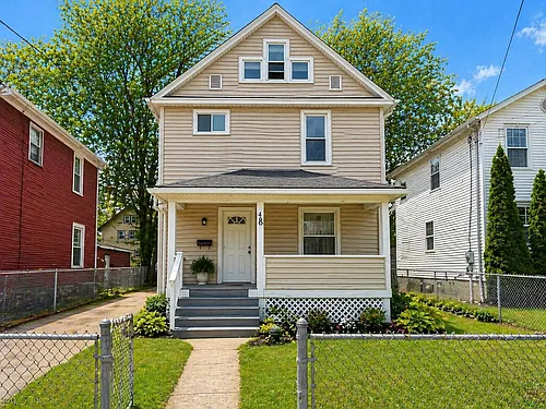 483 Douglas St Photo 1