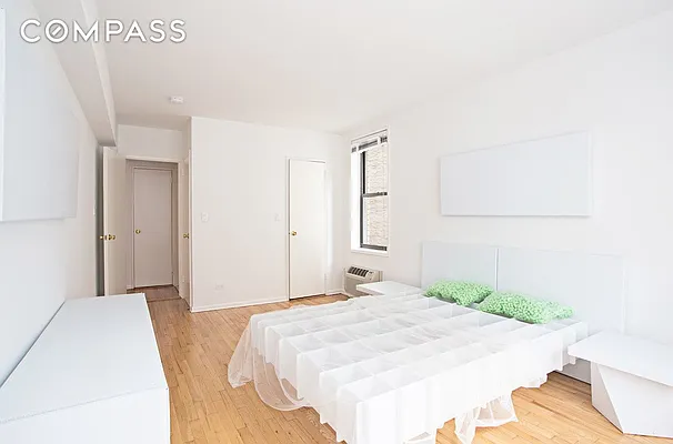 Rented by Compass | media 21