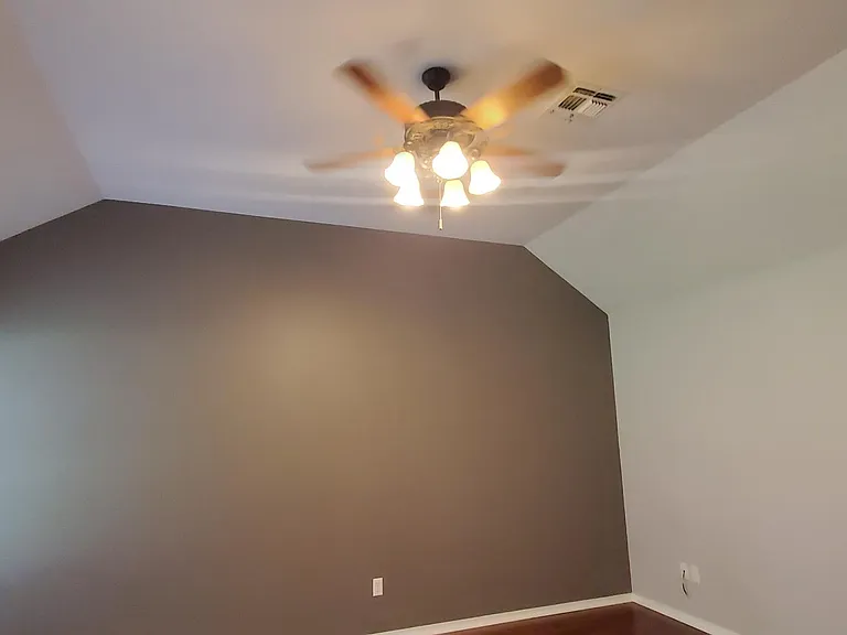 18257 Springmill Ct — Photo 32