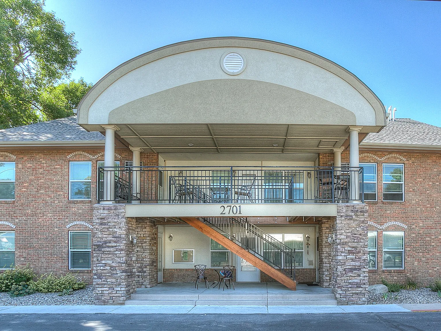 Village on Stanford — Photo 3
