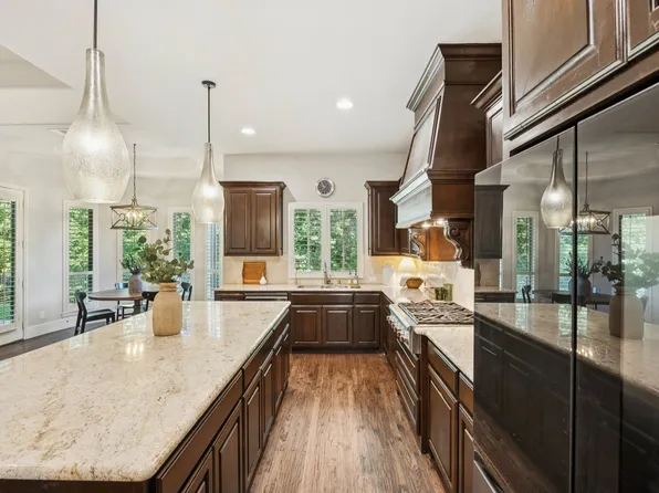 204 Chisholm Trl, Highland Village, TX 75077