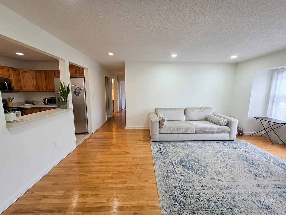 11 Chamberlin Ct